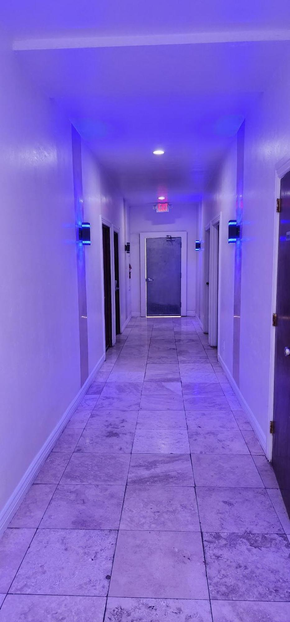 B&J Hotel And Apartments Pecos Bagian luar foto