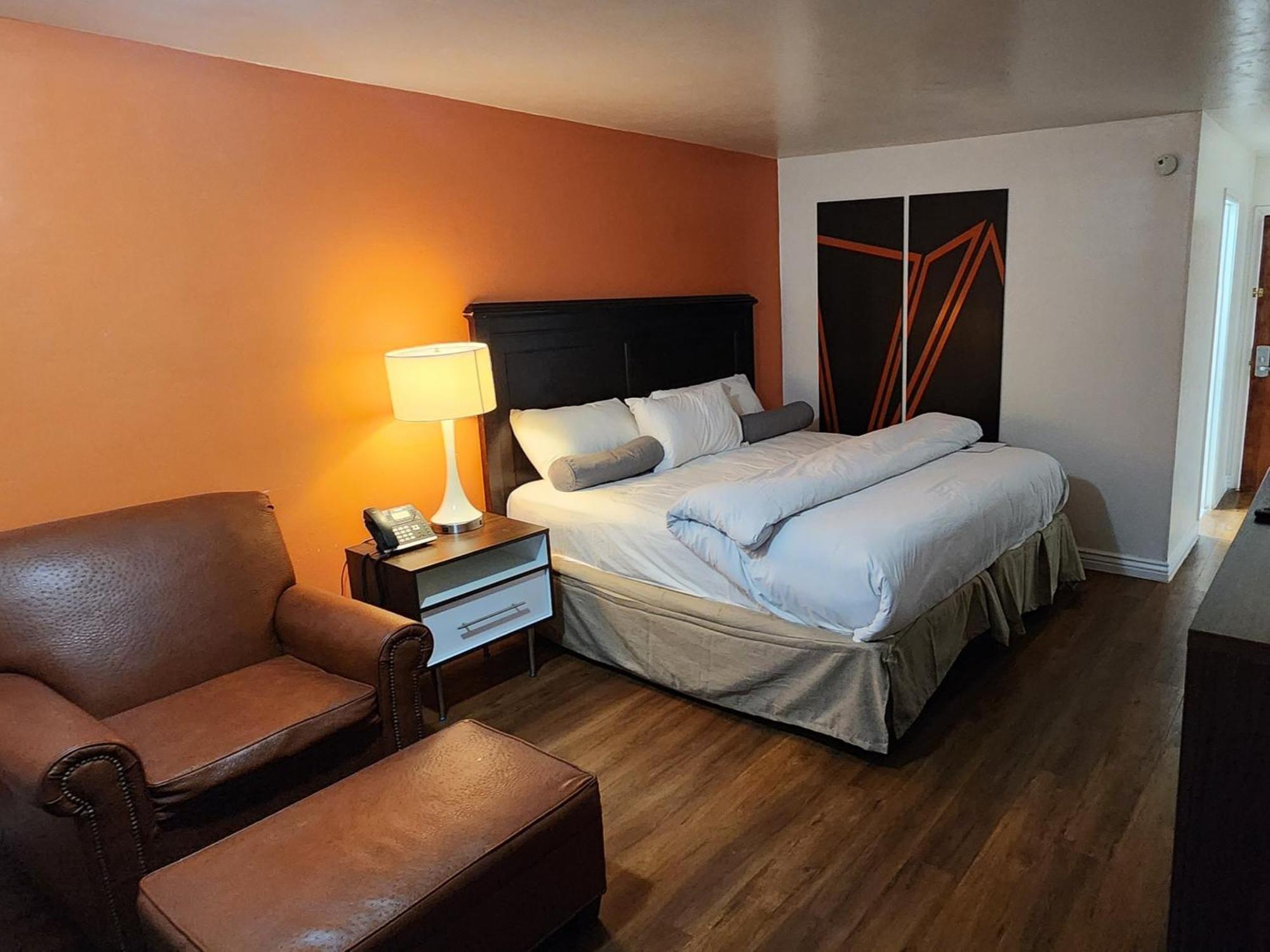 B&J Hotel And Apartments Pecos Bagian luar foto
