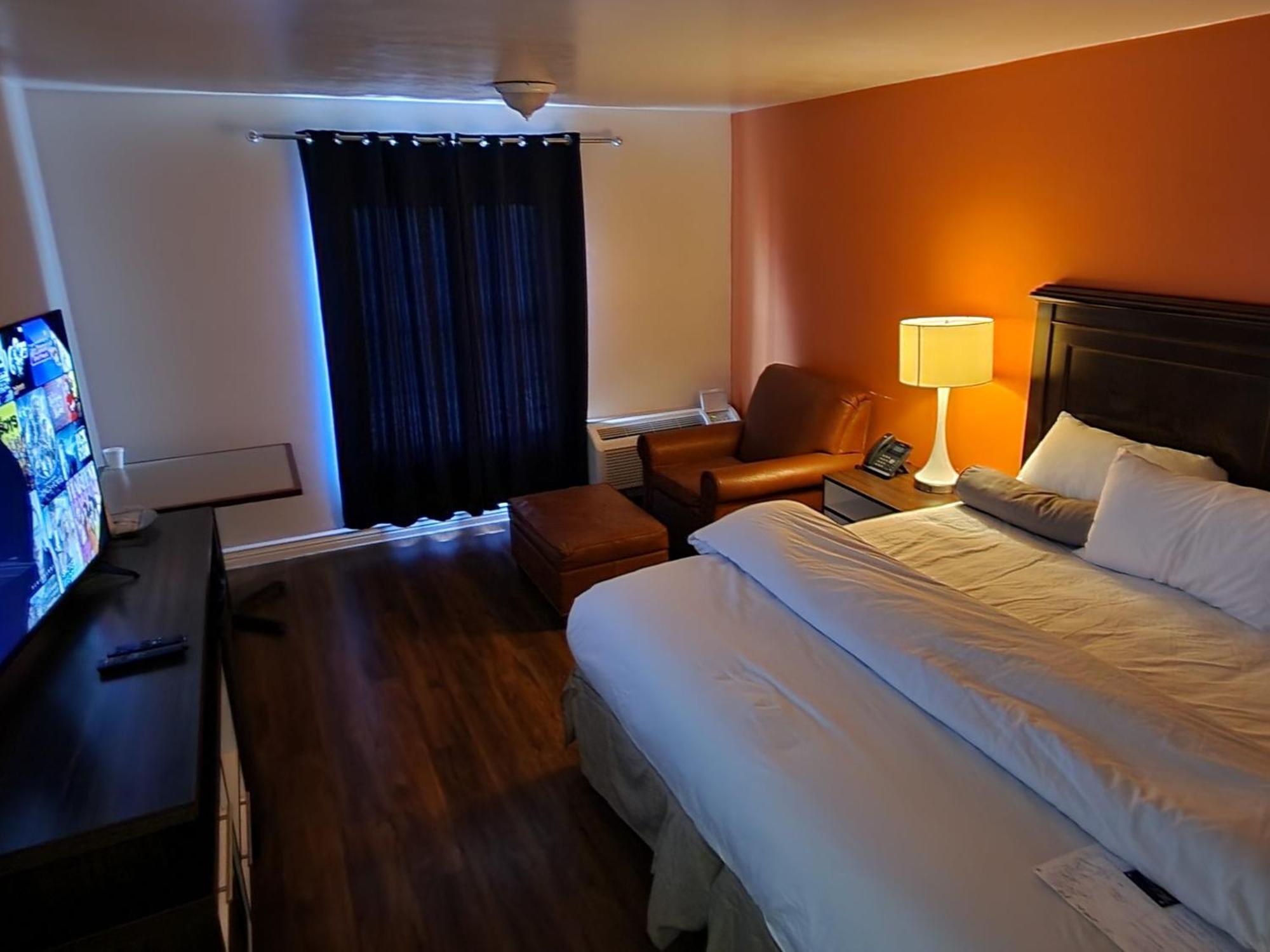B&J Hotel And Apartments Pecos Bagian luar foto