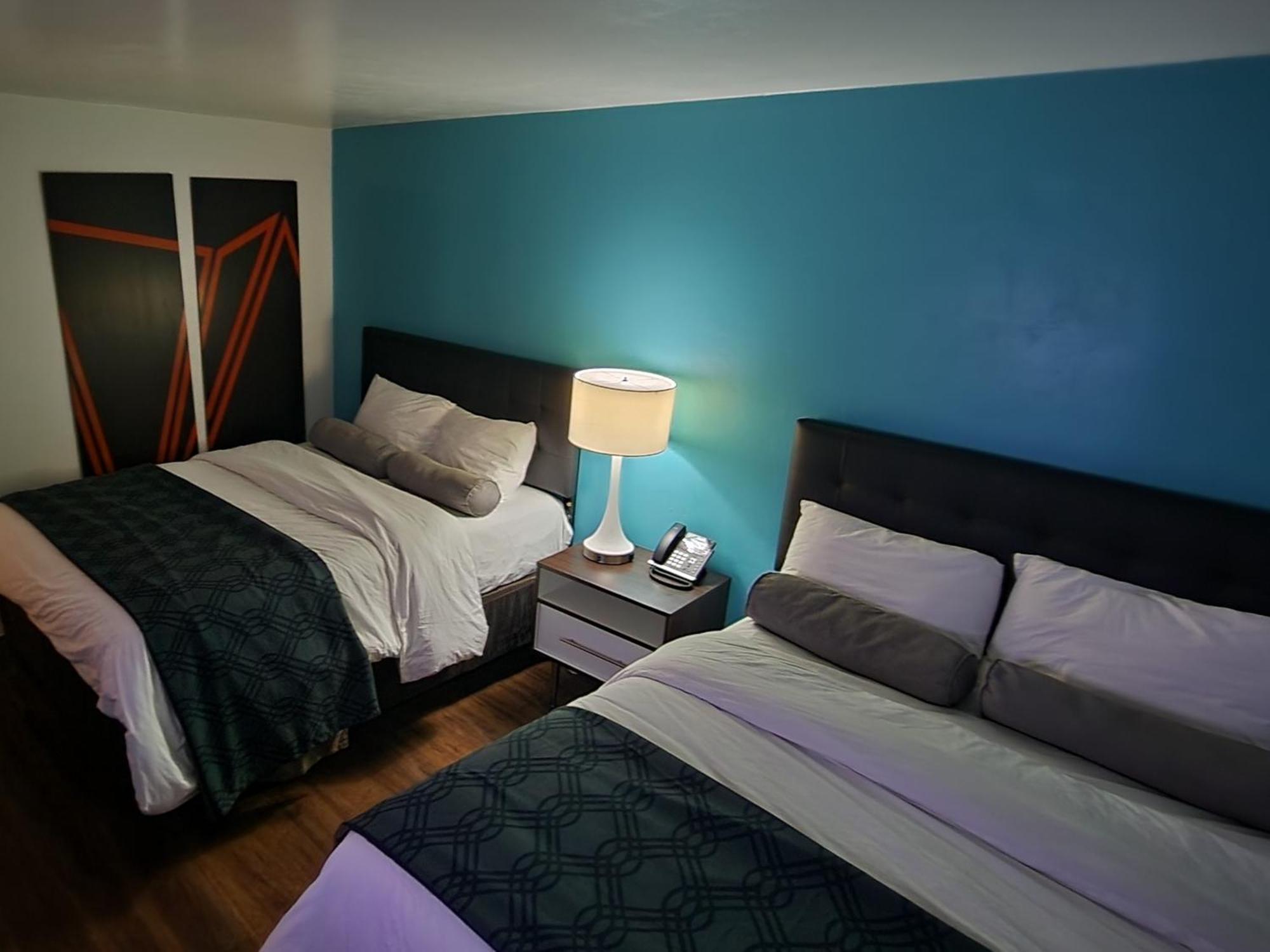 B&J Hotel And Apartments Pecos Bagian luar foto